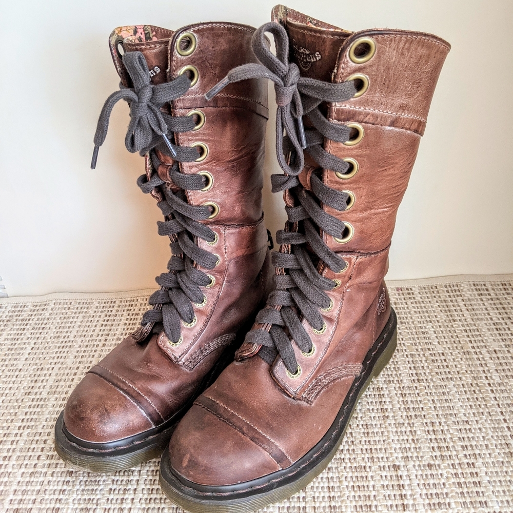 Dr. Martens Floral Triumph boot